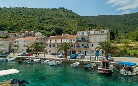 Divna Apartments And Rooms